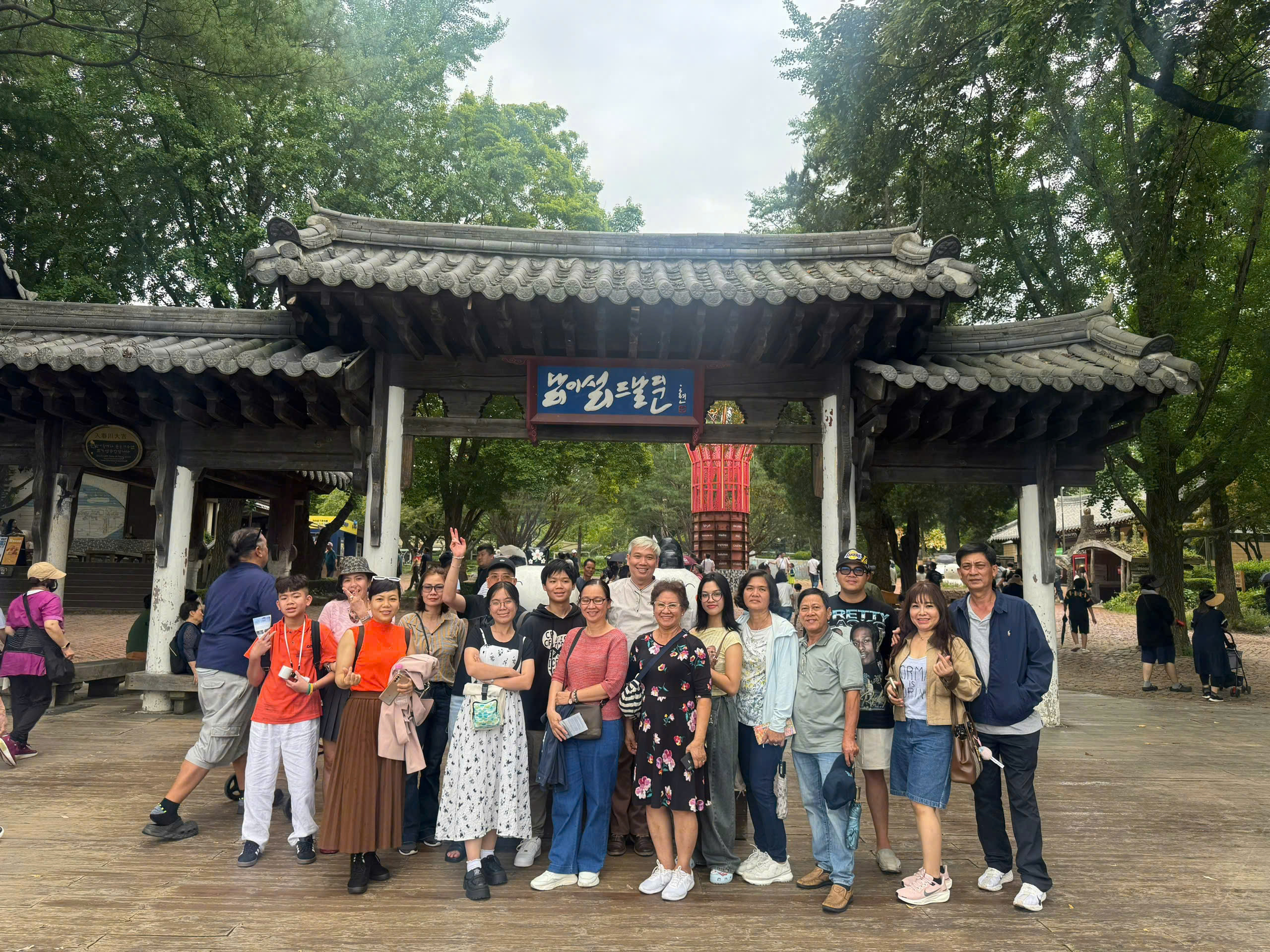 Khách đi tour Hàn nhà Hải Đăng Travel Khách đi tour Hàn nhà Hải Đăng Travel